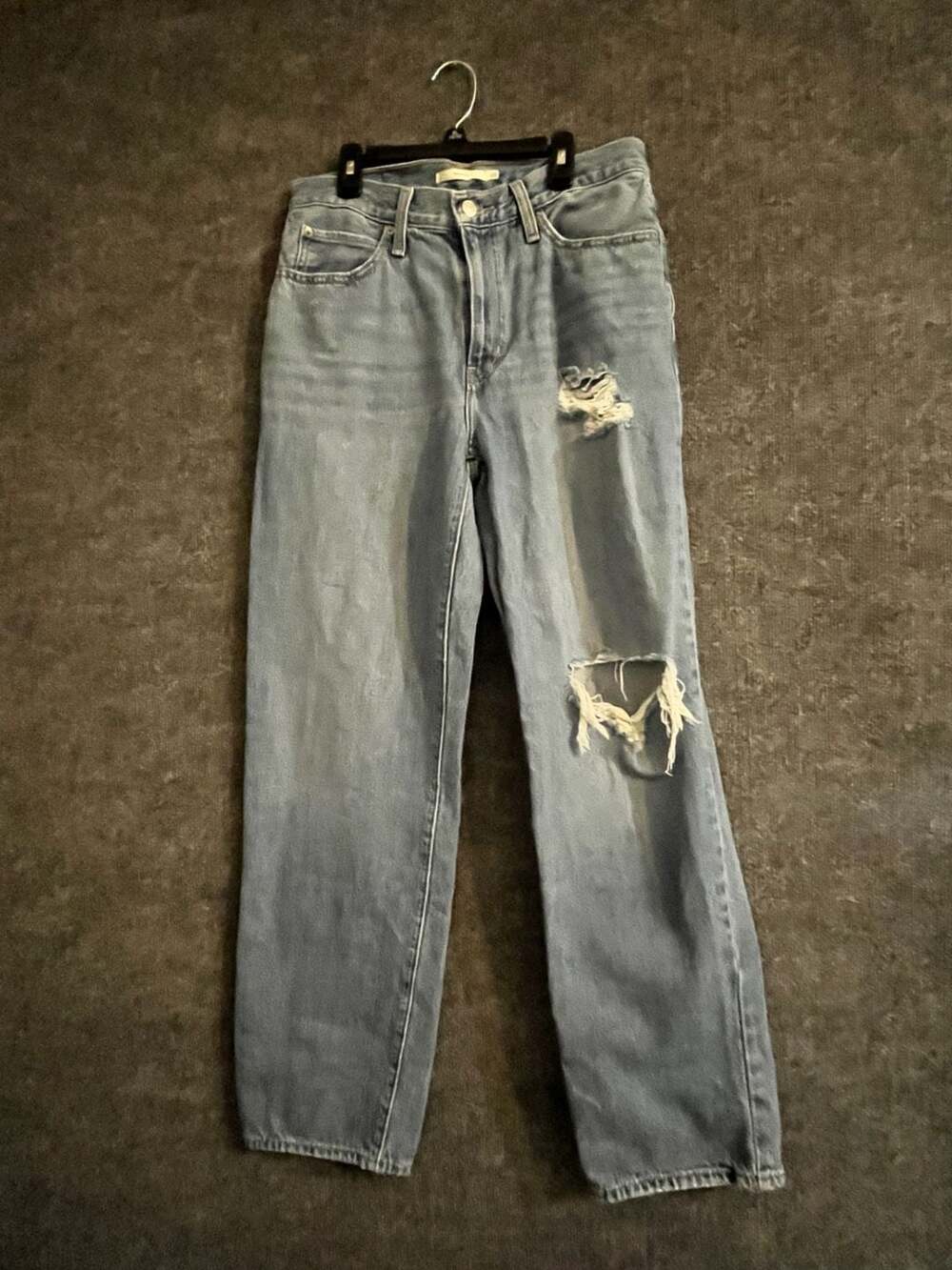 Levi's '94 Baggy Size 28 Ripped Distressed Light Wash Jeans 002-062